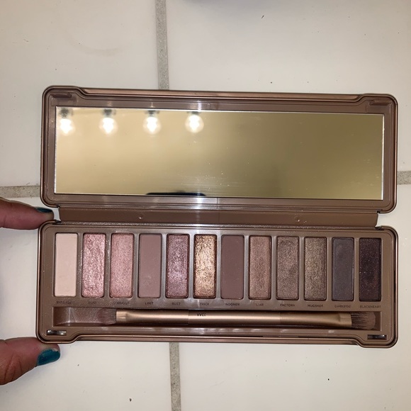 Urban Decay Naked 3 Eyeshadow Palette - Picture 3 of 3